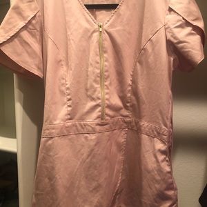 Jaanuu MEDIUM scrub top, gold zip, V neck